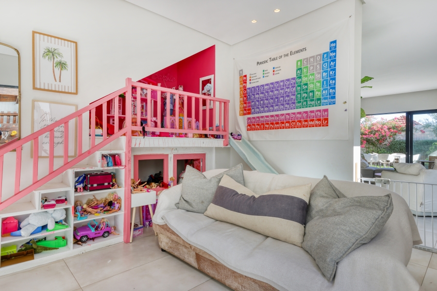 3 Bedroom Property for Sale in Sea Point Western Cape